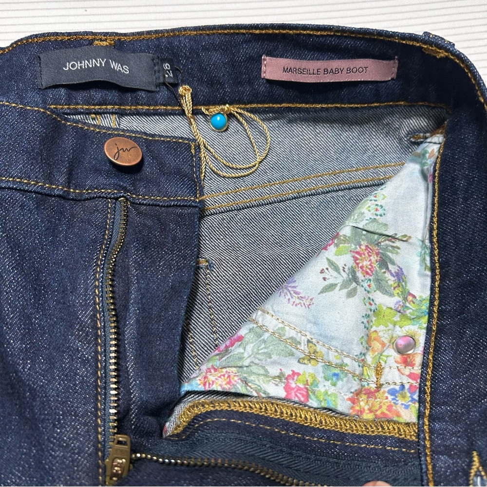 Johnny Was Women's Marseille Baby Boot Jeans 26 Marcheeta NWT Dark Wash Tencel - Picture 6 of 9